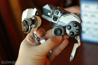 Illustration for article titled Mad Catz ha diseñado la mayor locura de mando y ratón para videojuegos